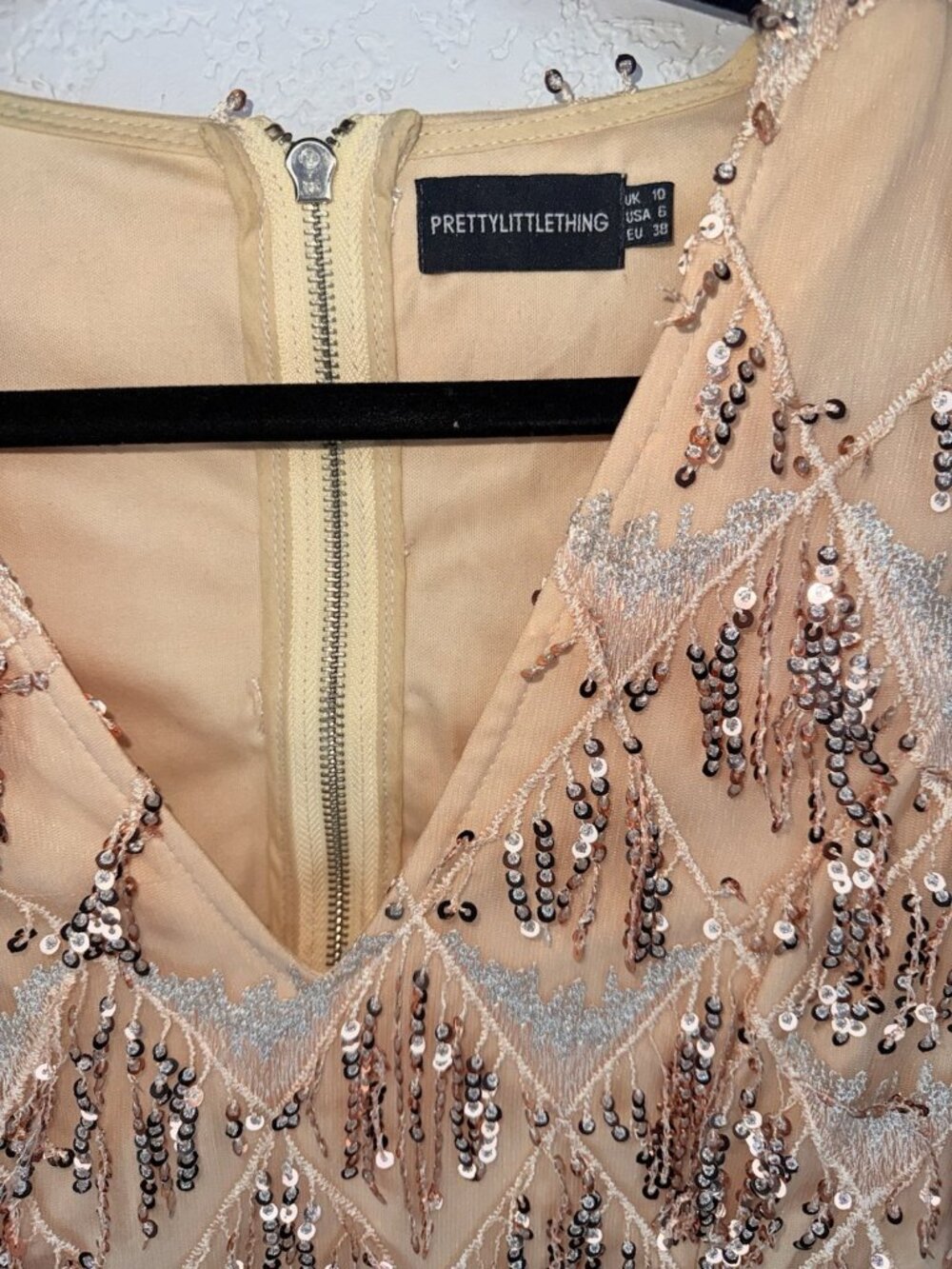 Pretty Little Thing Sequin Jumpsuit Champagne Mesh V-Neck Size 6 New Years M - Picture 7 of 14